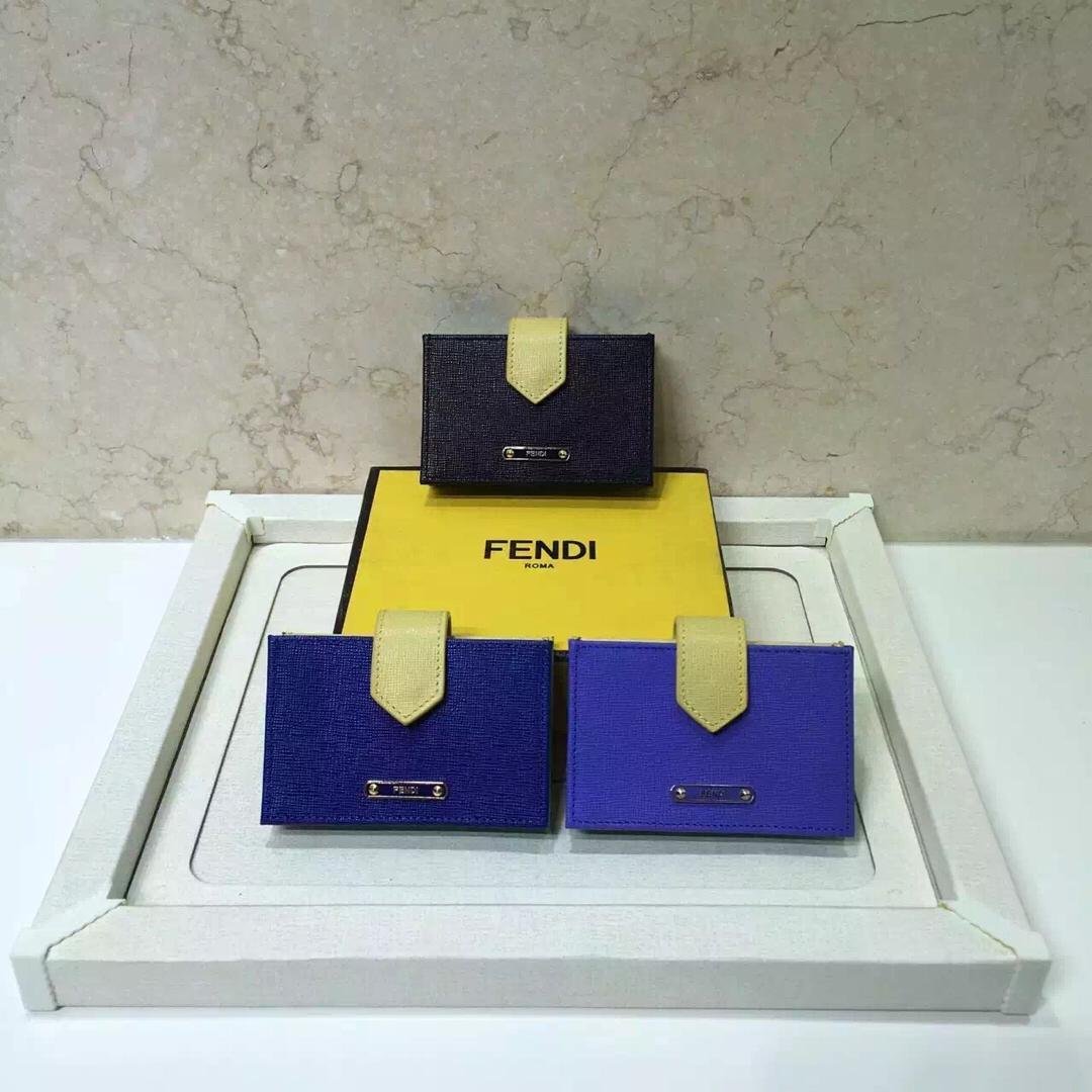FENDI 0301 拼色卡片夹 掌纹牛皮 精美LOGO卡包