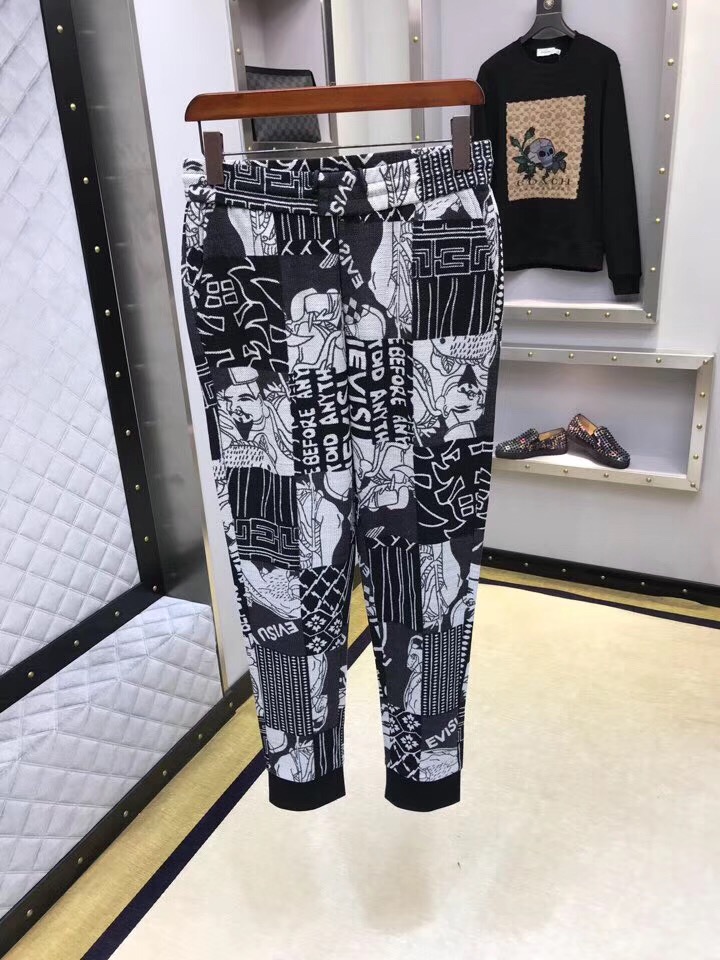 范思哲 2018官网秋冬系列版型属于立体修身版型休闲裤