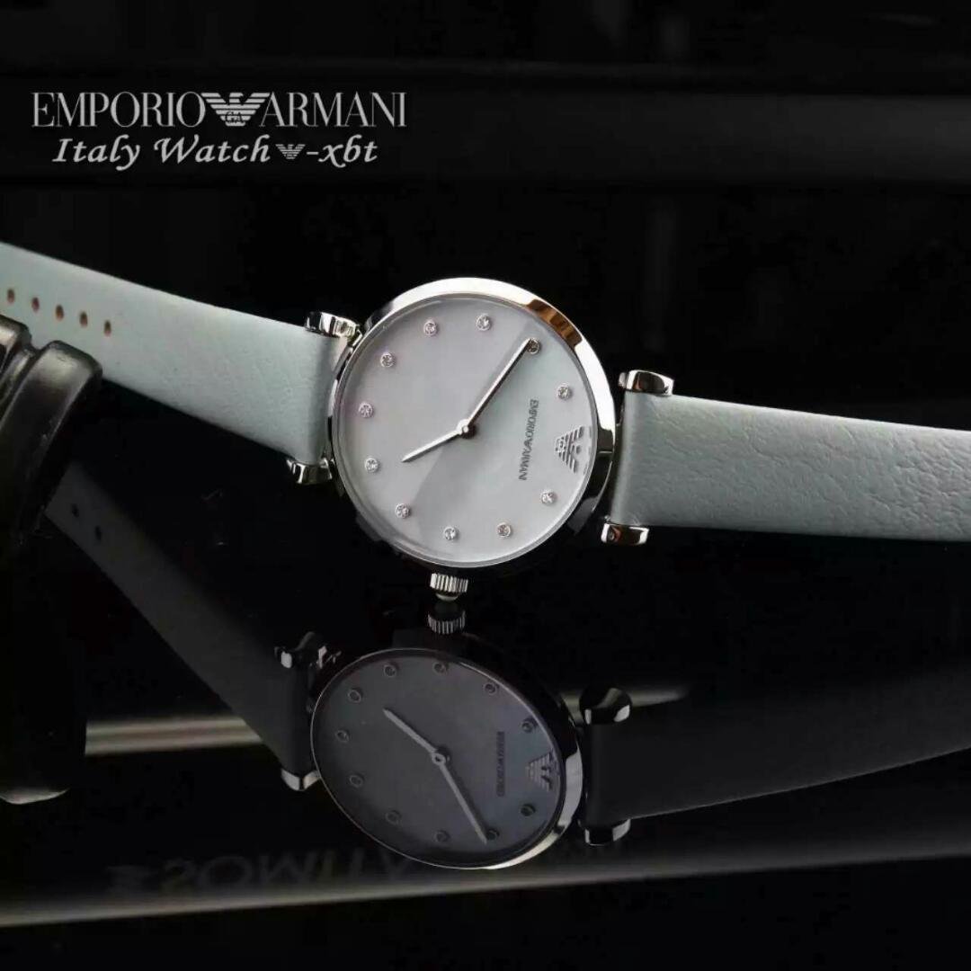 Ar1959 阿玛尼 完美的牛皮与青绿的贝壳面形成奢华的女性手表