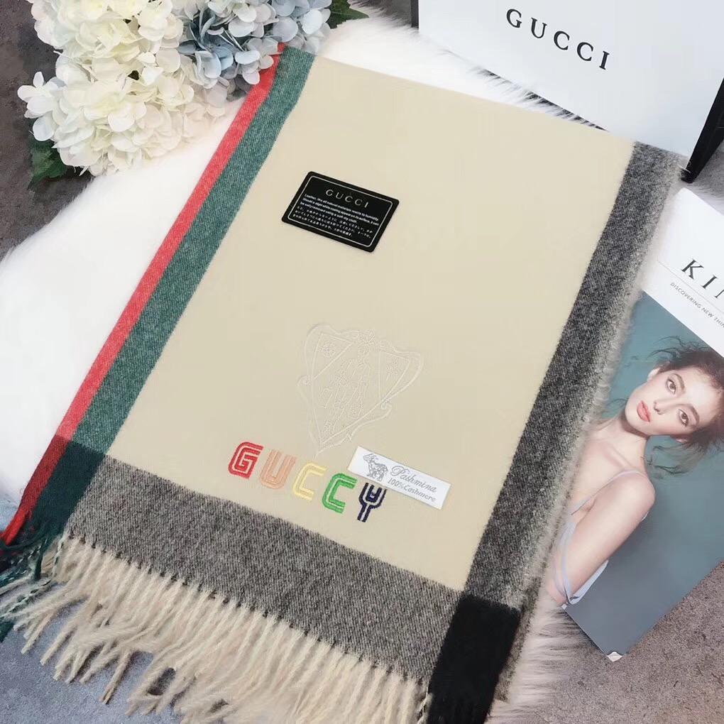  GUCCI（古驰） 2018年度最新羊绒混纺G图案围巾