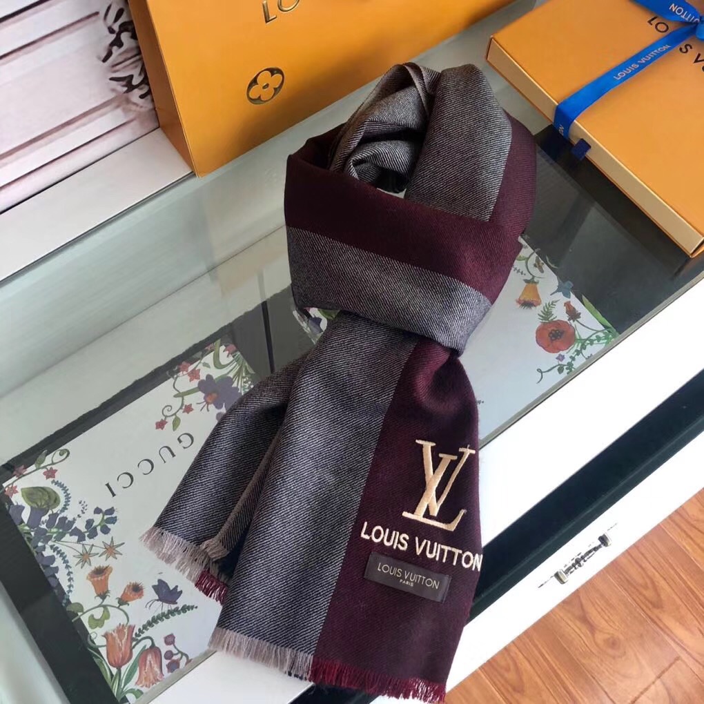 【LOUISVUITTON】国际品牌  明星爱气质休闲为一体羊绒围巾