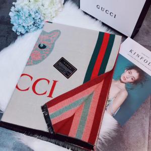  Gucci(古驰)2018年最新力作猫头围巾披肩 风靡世界