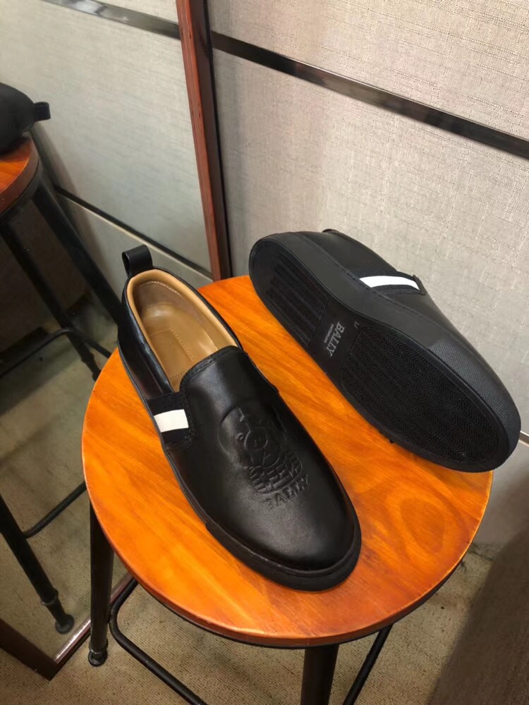  ｛巴利｝新时尚标 新图案 男士休闲鞋 黑色