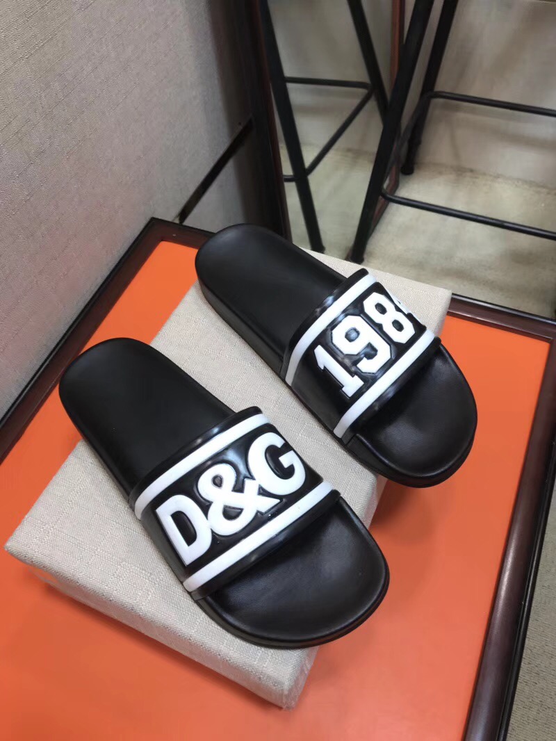  ｛D&G｝男拖鞋 沙滩鞋  简约大气而不失雅致完美诠释鞋履 黑色
