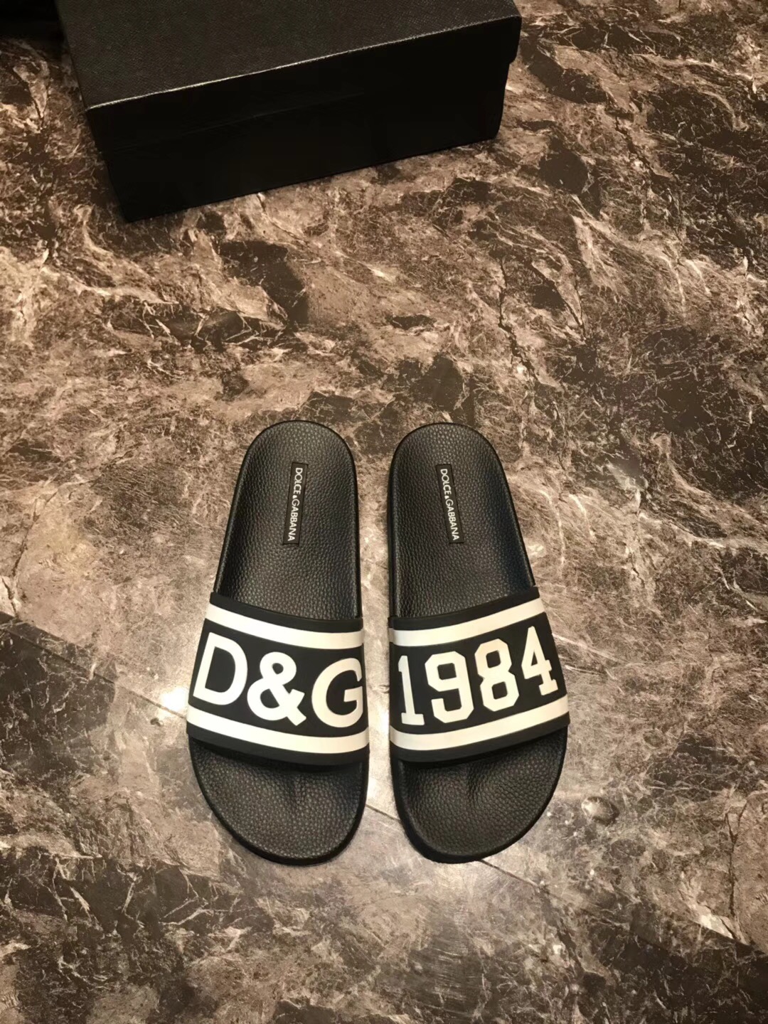 ｛D&G｝男士拖鞋！意大利进口原版面料、橡胶大底，欢迎对比