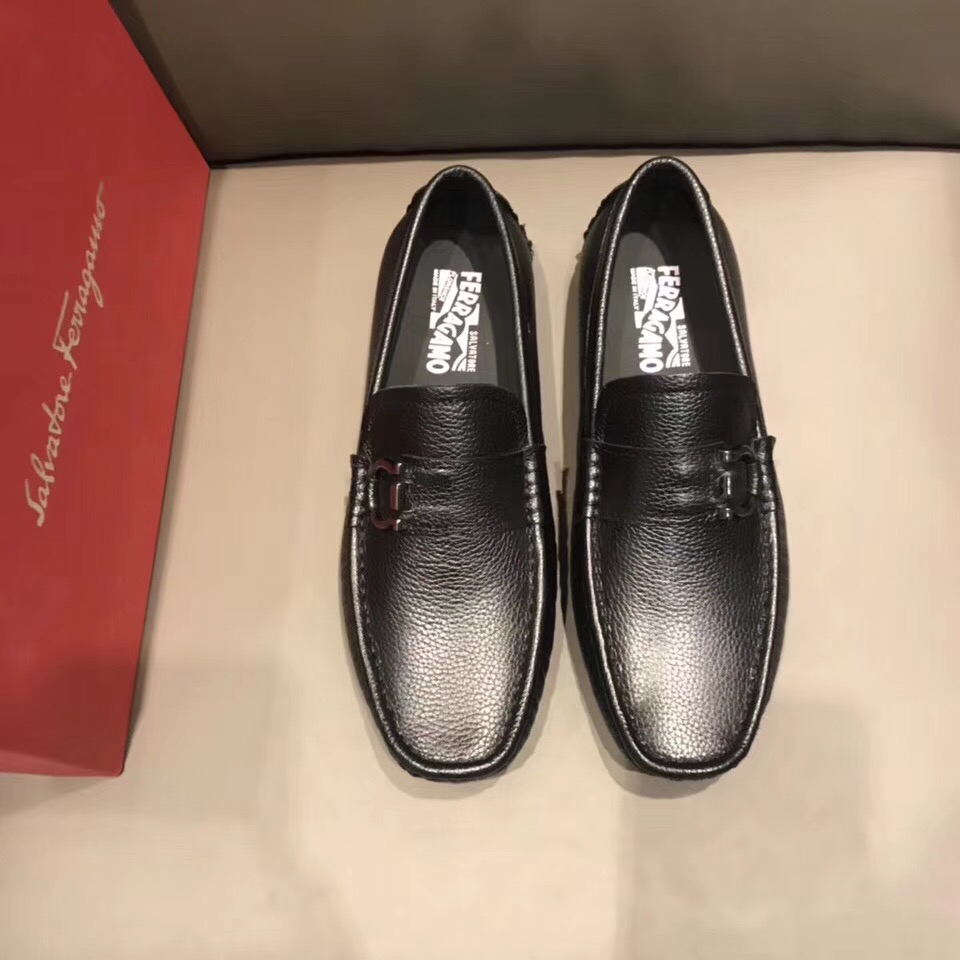  ｛菲拉格慕｝新款时尚商务休闲皮鞋 男士豆豆鞋