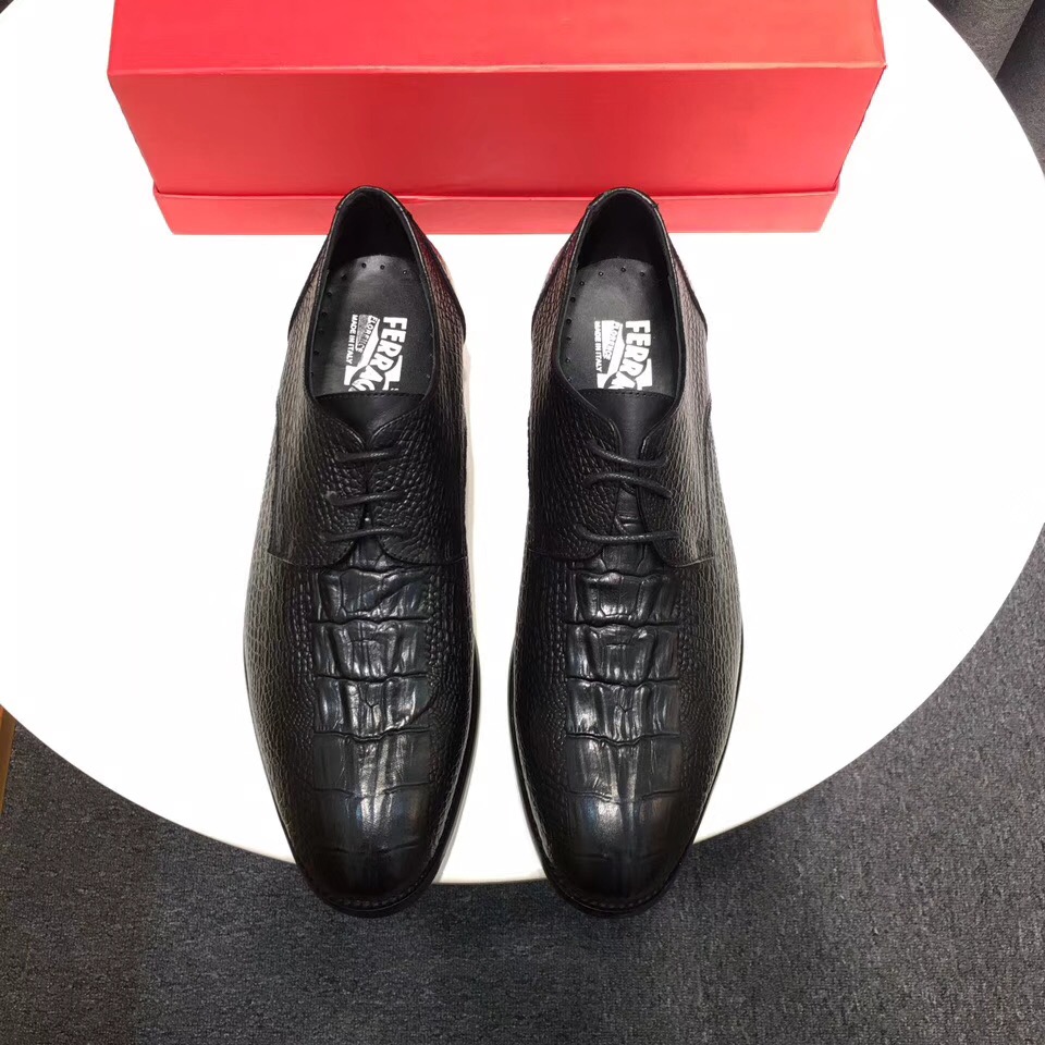 ｛菲拉格慕｝最新休闲皮鞋 系带商务皮鞋 以质量说话