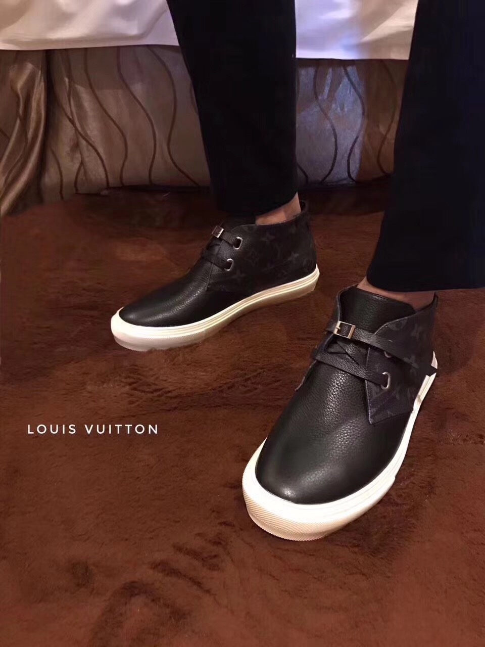 LV款款LOGO压料做到于同步技术男士高帮鞋
