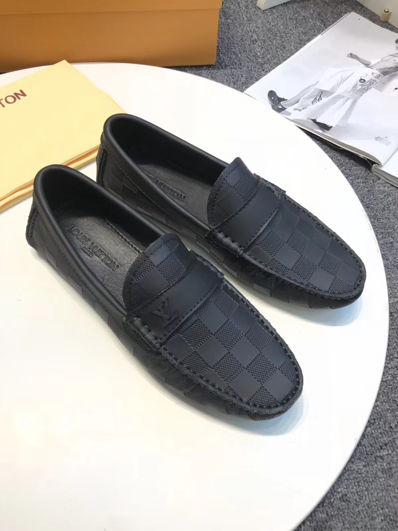  ｛LV｝男士原版压格纹休闲皮鞋 豆豆鞋 欢迎对比