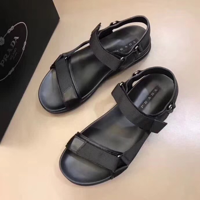 ｛普拉达｝2018新款早夏最高版本高品质精品男士凉鞋！