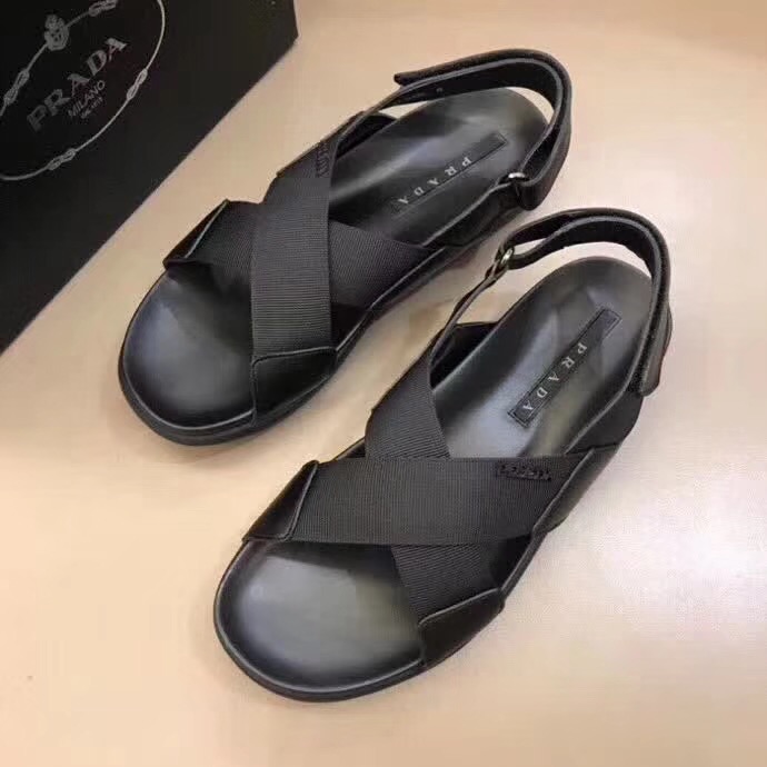  ｛普拉达｝2018新款早夏休闲阳光舒适型凉鞋！