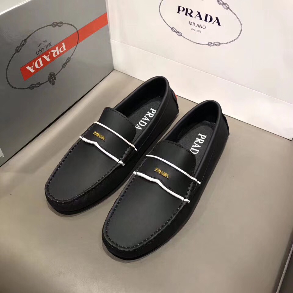 普拉达 2018新款进口牛皮豆豆鞋  复古风格