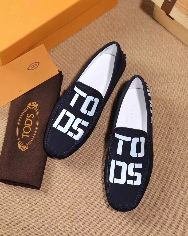 ｛TOD'S｝又一款独家特别新款男士休闲豆豆鞋 饰有撞色商标印花