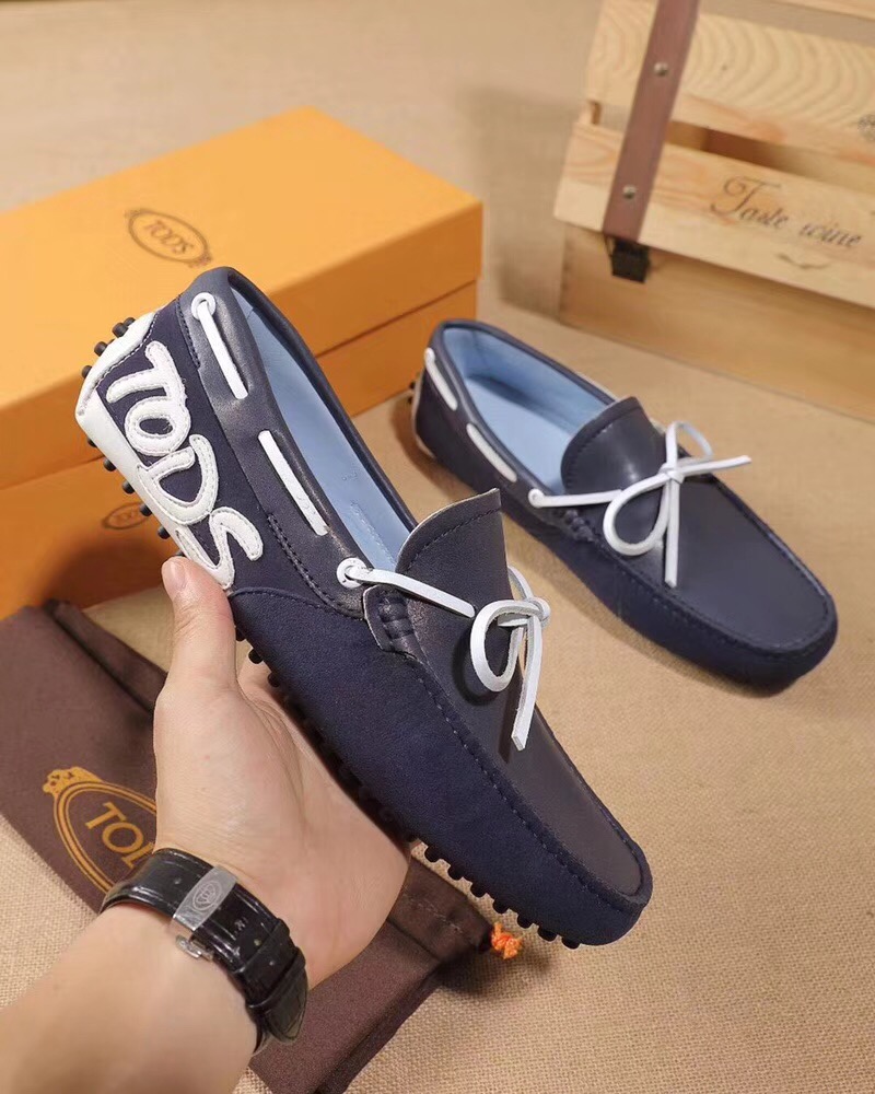 ｛TOD'S｝独家新款男士豆豆鞋，市场上独一无二特别款式！