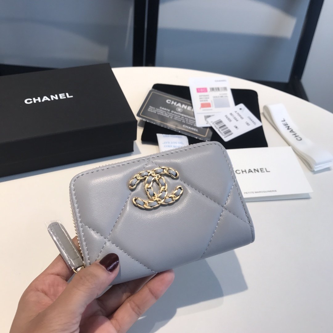 Chanel 新颜色最新拉链山羊皮卡包