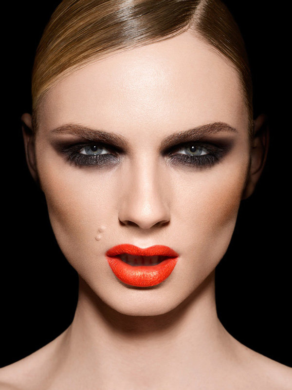 Andreja Pejic Make Up For Everױ