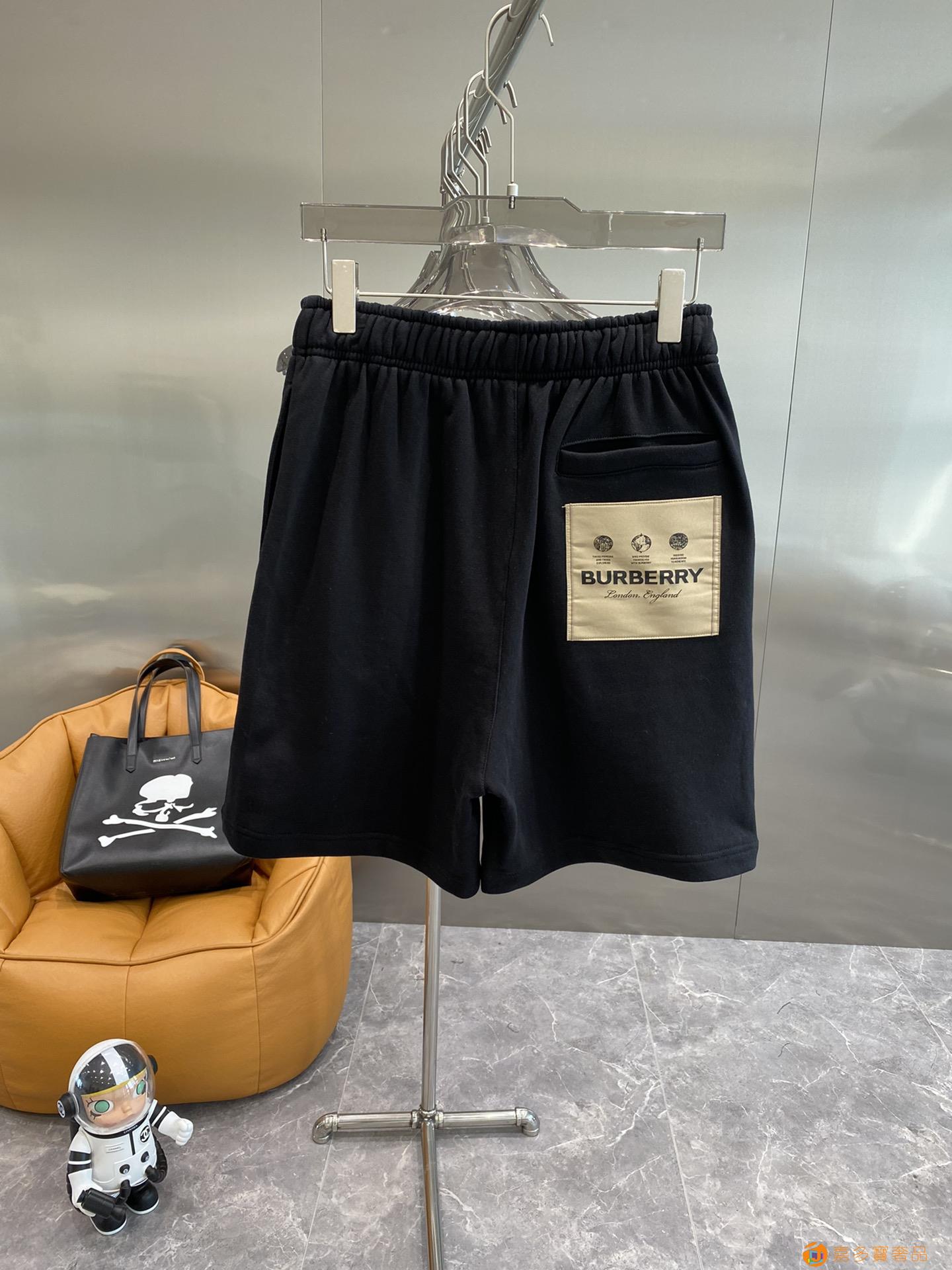 New 巴宝莉春夏新品休闲短裤,官网同步发售,裤身工艺设计,